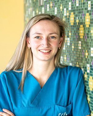 Jula-Emily Walter, Hebamme