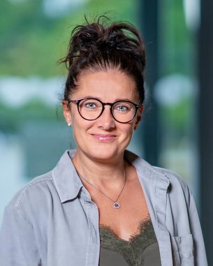 Silvia Männel, Personalsachbearbeiterin